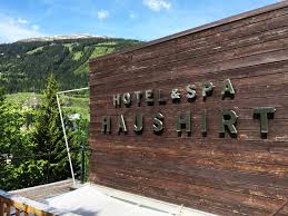 A stunning alpine hotel focused on wellness. Haus Hirt Alpine Spa Hotel Bad Gastein Family Retreat In Den Bergen Mit Rundum Sorglos Programm Cappu Mum