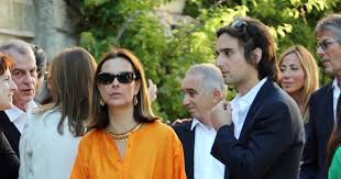 Louis giacobetti est le second fils de l'actrice française carole bouquet. Carole Bouquet Et Son Fils Dimitri Rassam Mariage Civil De Thomas Langmann Et Celine Bosquet A La Mairie De Sartene En Corse Du Sud Le 21 Juin 2013 Purepeople