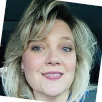 Amy Heil's Instagram, Twitter & Facebook