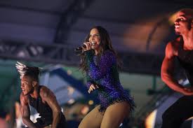 Alegria, emoção e multidão: Ivete Sangalo comanda noite histórica em Praia Grande