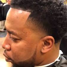 @rickdabarber makes it look too easy, #bestbarberindmv#howardcounty  #howardcountybarber#arundlemills #arundlemillsbarbershop #hustler#grooming  #nfl #nba #nhl#howardcountychamber ...