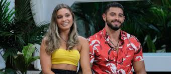 Pierwszy raz w historii finał z innym zakończeniem. Kaitlin From Paradise Hotel Reveals Her Feelings About Carlos After Season Finale Feeling The Vibe Magazine