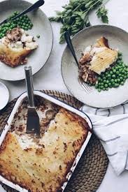 Beef And Burgundy Shepherd S Pie Recipe Shepherds Pie Australian Food Aussie Pie