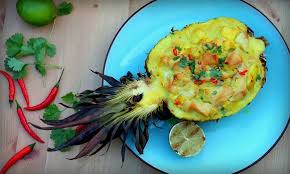 Gefullte Ananas Mit Hahnchen Curry Hahnchen Curry Hahnchen Curry Rezept Und Rezepte