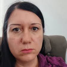 Mis más sinceras palabras de condolencias por tan irreparable perdida pero  ella y dios te dará la fortaleza para seguir imagino que no es fácil por  qué perder a una madre debe