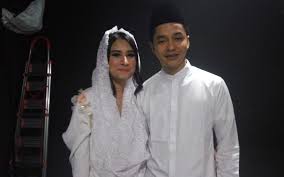 Angbeen rishi bahkan dijodohkan dengan seorang pria lain pilihan ibunya. Adly Fairuz Jadi Agresif Demi Raih Cinta Angbeen Rishi Okezone Celebrity