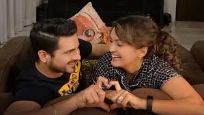 As reported by times of india, karan allegedly pushed nisha against a wall which led to her hurting her head. O3 3 L Aedgnm