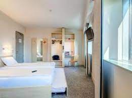 Locatia pune la dispozitia dumneavoastra 126 locuri de cazare in 80 de camere dispuse pe 5 etaje. Die 10 Besten Hotels In Der Nahe Von Bahnhof BucureÈ™ti Nord In Bukarest Rumanien