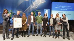 See omnystudio.com/listener for privacy information. Neues Nachrichten Angebot Im Deutschlandfunk Niemanden Von Informationen Ausschliessen Archiv