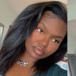 Samia Davis's Instagram, Twitter & Facebook