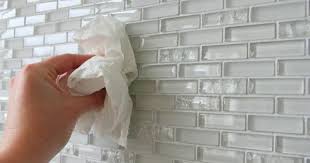 Kuchenruckwand Aus Glas Der Moderne Fliesenspiegel Sieht So Aus Kuchenruckwand Glas Zuhause Diy Kuche Ruckwand Glas