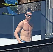 Are you ready to see cristiano ronaldo's incredibly beautiful house? Cristiano Ronaldo Angestellte Uberlistet Einbruch Bei Juve Star Welt