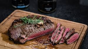 Flank Steak Mit Gebraunter Butter Aus Dem Oberhitzegrill Livingbbq De Rezept Vorspeisen Mit Fleisch Rezepte Pfeffersteak