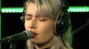 She won the grote prijs van nederland, a national competition for musicians, in 2009. Meis Covert Kate Bush In De 3fm Live Box Npo 3fm
