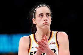 Caitlin Clark's painful Fever's fourth straight loss hurts a lot more than  her ankle | Marca