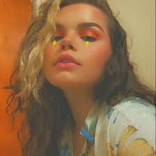 Ariana Hyde's Instagram, Twitter & Facebook