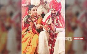 Raj babbar married actress smita patil who gave birth to their son prateik babbar. Prateik Babbar S Marriage On The Rocks Exclusive