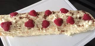 Buche De Noel Au Chocolat Blanc Et Aux Framboises De Brigitte Moog