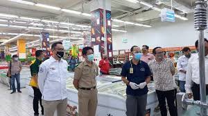 (hero) memberikan penjelasan terkait rencana giant margo city yang rencananya akan tutup secara permanen. Giliran Giant Margo City Depok Tutup Operasional Per 3 Maret Pastikan Karyawan Dijamin Hak Haknya Warta Kota