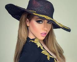 تتطلع سارة لحياة جديدة بشراء شقة في لوس أنجلوس رفقة حبيبها، ولكن تبدأ الأصوات الغريبة. Ø³Ø§Ø±Ø© Ø³Ù„Ø§Ù…Ø© Ù„Ø§ Ø£Ø¹Ù„Ù… Ù…ØµÙŠØ± ÙÙŠÙ„Ù… Ø¥Ø³ÙƒÙŠØ²