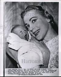 1959 Press Photo Actress Anne Jeffries with newborn son Tyler Marcus  Sterling