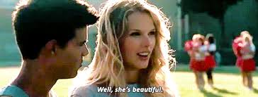 O filme de hoje é idas e vindas do amor, antes de sugerir que vocês assistam, eu tenho que dizer que é o tipo de filme que é bom sim, mas isso não o os taylors (swift e lautner) foram totalmente desnecessários, e inclusive poderiam ter cortado todas as cenas com eles (que foram pouquíssimas. Top 30 Idas E Vindas Do Amor Gifs Find The Best Gif On Gfycat