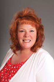 Congratulations to Kimber Shaw who was recognized as a Boise State  University College of Business & Economics 2021 Outstanding Alumni. Kimber  Shaw serves as the associate registrar for records and registration at