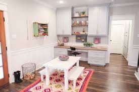 Wir sprachen mit magnolia homes über das hinzufügen eines 4. Is Fixer Upper Real Or Fake Behind The Scenes Of Hgtv S Fixer Upper