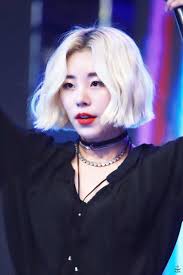 Short black hair wheein is one of my favourites. 13 Female Idols Who Boast Seriously Impressive Visuals In A Short Curly Bob K Luv