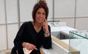 Er wordt overgeschakeld op kamerisolatie voor de overblijvende coronapatiënten. Monique Westenberg In Tranen Rachel Hazes Kan Haar Geluk Niet Op Nieuws365