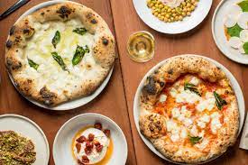 Una Pizza S Extraordinary Pies Don T Mesh With Everything Else Pete Wells Says Eater Ny