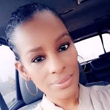 Robyn Griffith's Instagram, Twitter & Facebook