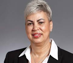 Leading Multiple Generations Navigating Driving Innovation