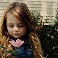 Amber Wenderoth's Instagram, Twitter & Facebook