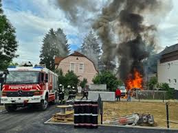 Mit feuerwehreinsätze lfk oö können sie einsatzinfos zu laufenden und vergangenen feuerwehreinsätzen in oberösterreich abfragen. Ff Ebelsberg Feuerwehr Der Stadt Linz