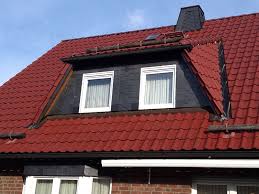 Meine Frau Und Ich Sind Zur Zeit Dabei Unser Erstes Eigenes Haus Zu Bauen Dieser Beitrag Zum Thema Dachdeckerei Ist Dazu Auf Jeden Dach Rotes Dach Dachdecker