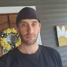 Why is the movie theater in Vincennes closed?