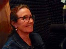 🏈 Kaitlan rolling with the tide. 🏉 . interviewing Sherman Williams * CNN  series champions of change. *