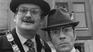 De beste typetjes van Van Kooten en De Bie: 'Er is meer visfraude dan ooit  tevoren'