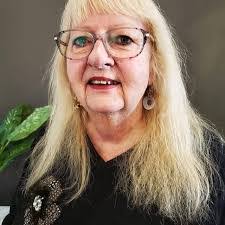 Lupe Roberts's Instagram, Twitter & Facebook