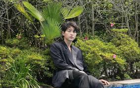 Silicone prosthetics were used to help streep transform into thatcher. 10 Of The Highest Paid K Drama Actors You Need To Know About