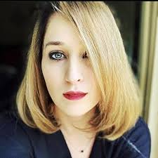 Elle White's Instagram, Twitter & Facebook