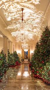 Fantastic christmas gif collection for 2020. What I Saw During A First Look At The White House Christmas Decorations Me White House Christmas Decorations White House Christmas White House Christmas Tree