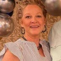 Julie Poe's Instagram, Twitter & Facebook