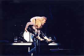 The transgressions of courtney love are many and various, of course, and most of them involve illegal substances. Edward Norton And Courtney Love Celebrity Couples You Totally Forgot About Livingly