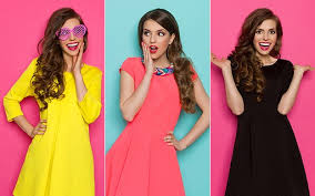 A Cor De Roupa Certa Para O Reveillon Revista Marie Claire Moda Blusas de seda combinada com shorts de tule são uma ótima ideia de look com um pé na sofisticação e outro no tom informal pingentes e pulseiras em tons de ouro são as mais recomendadas e fáceis de combinar com a roupa.