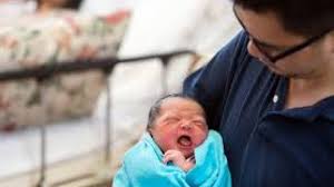 Bolehnya mengadzani bayi yang baru lahir seperti perbuatan tersebut imam abdul aziz bib baz rahimahullahu ta'ala yang membolehkan. 7 Perkara Sunnah Saat Bayi Lahir Menurut Islam Dalamislam Com