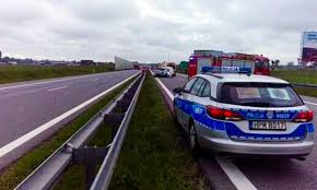 Samochody kierowane są na łomżę dk63, w łomży na dk64 w kierunku białegostoku. Zambrow Wypadek Na Obwodnicy Dacia Uderzyla W Ciezarowke I Stanela W Plomieniach Gazeta Wspolczesna