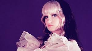 Michelle Dublin's Instagram, Twitter & Facebook