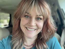 I need a good barbershop to touch up my female fade. Lol. I need it today  asap.🙏🙏